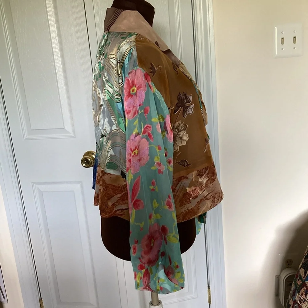NWOT: Rare find: Champagne Collection by All that Glitter kimono jacket - Picture 6 of 13